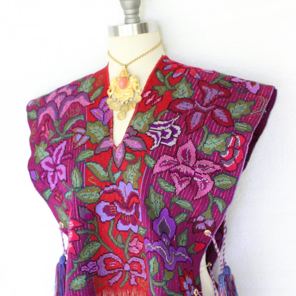 SOLD Vintage Needlepont tassel fringe woven ethnic floal aztec vest poncho - Picture 4 of 10